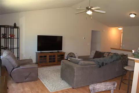 2467 E Porter Ave, Des Moines, IA 50320