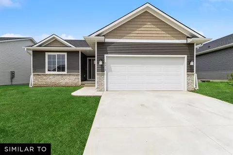 1015 Shady Lane Dr, Norwalk, IA 50211