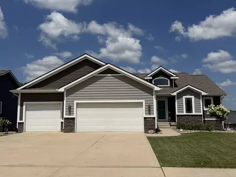 1245 Veterans Memorial Dr, Carlisle, IA 50047