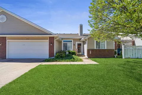9512 Larch Ln, Johnston, IA 50131