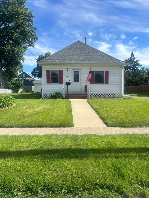 723 S 5th Ave W, Newton, IA 50208