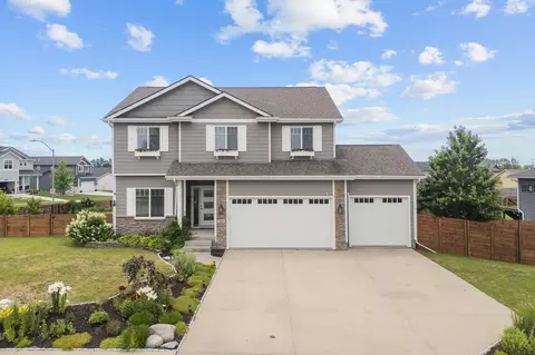 400 SE Tallgrass Ln, Waukee, IA 50263