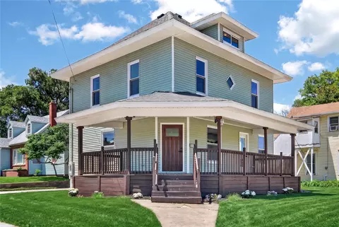 118 S 3rd Ave E, Newton, IA 50208