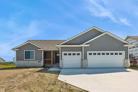 2713 NW Fairfield Dr, Ankeny, IA 50023