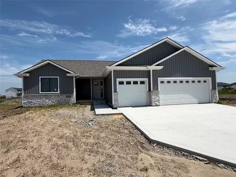 2713 NW Fairfield Dr, Ankeny, IA 50023