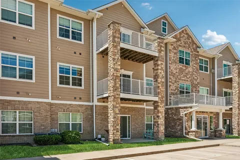 8350 Ep True Pkwy #2104, West Des Moines, IA 50266