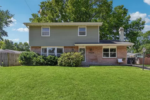 3834 Hillcrest Dr, Des Moines, IA 50310