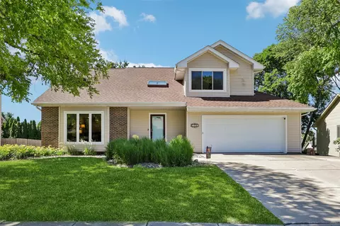 5700 Aspen Dr, West Des Moines, IA 50266