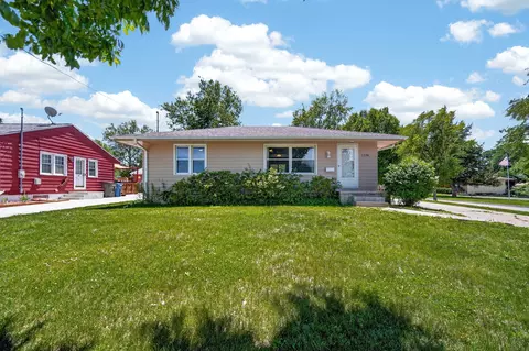 1306 Southlawn Dr, Des Moines, IA 50315