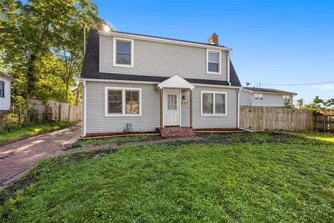 909 30th St, Des Moines, IA 50312