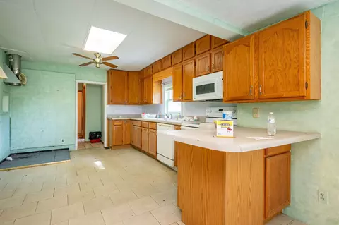 Kitchen - 20056 212th Ave, Leon, IA 50144 photo 2 of 4