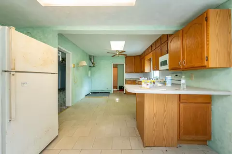 Kitchen - 20056 212th Ave, Leon, IA 50144 photo 1 of 4