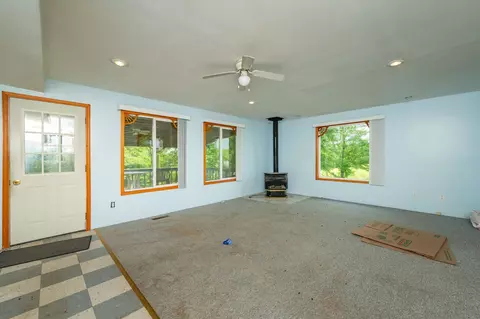 Living - 20056 212th Ave, Leon, IA 50144 photo 2 of 6