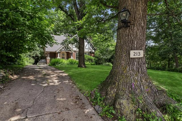 213 38th Pl, Des Moines, IA 50312