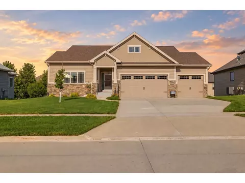 1813 NW Sunset Ln, Grimes, IA 50111