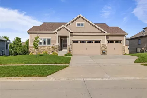 1813 NW Sunset Ln, Grimes, IA 50111