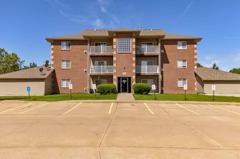 701 SE Dovetail Rd #7, Grimes, IA 50111