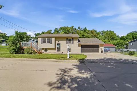 5710 SW 4th St, Des Moines, IA 50315