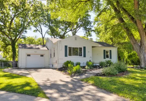 661 64th St, Des Moines, IA 50312