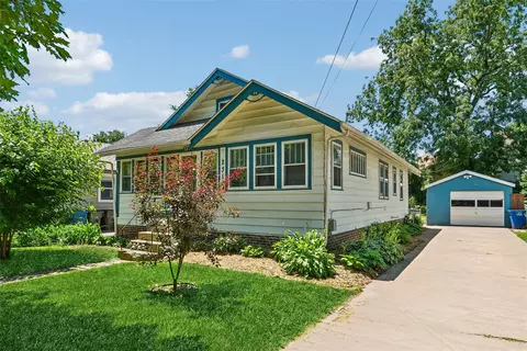 2314 E 11th St, Des Moines, IA 50316