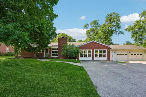 7218 Colby Ave, Windsor Heights, IA 50324