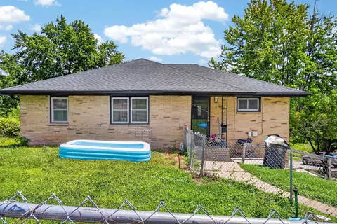 3903 Oakshire Rd, Des Moines, IA 50310