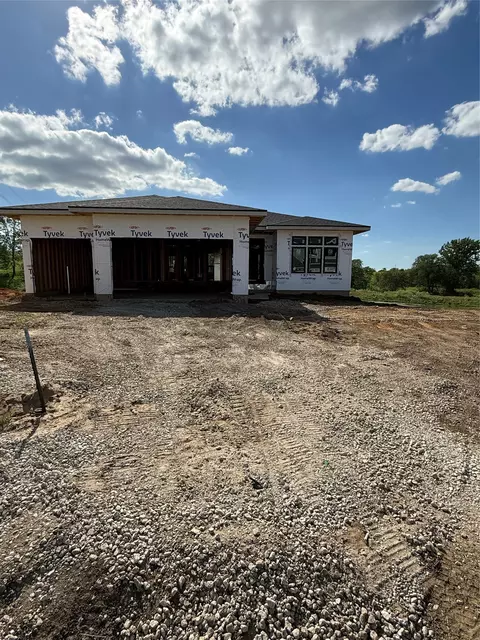 5548 167th St, Urbandale, IA 50323