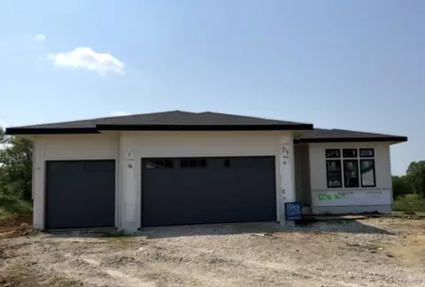 5548 167th St, Urbandale, IA 50323