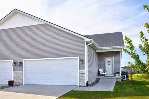 2700 Yordi Dr, Norwalk, IA 50211