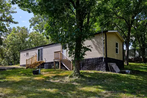 8447 Rosewood St, Dexter, IA 50070