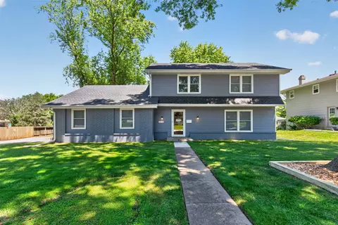 2115 Pleasant St, West Des Moines, IA 50265