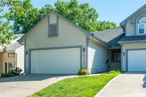4719 71st St, Urbandale, IA 50322