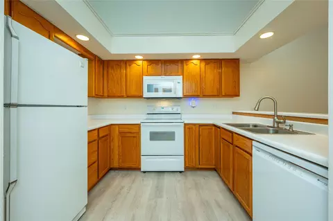 4719 71st St, Urbandale, IA 50322
