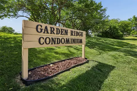 1831 Fuller Rd #18, West Des Moines, IA 50265
