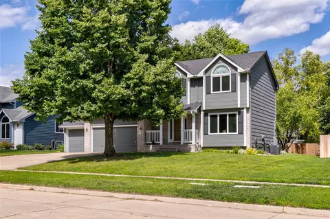 1021 58th St, West Des Moines, IA 50266