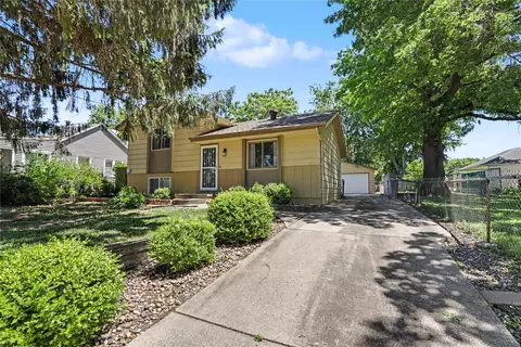 5703 SW 3rd St, Des Moines, IA 50315