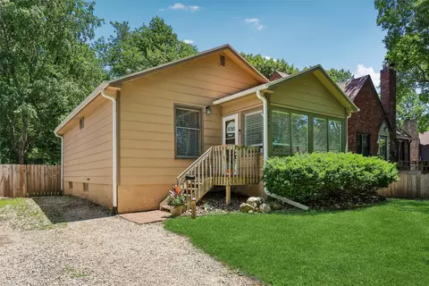 2419 35th St, Des Moines, IA 50310
