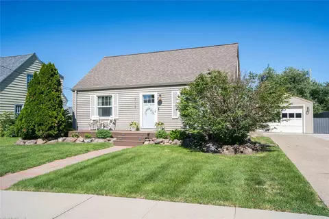 313 SW Logan St, Ankeny, IA 50023