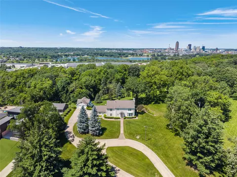 1435 Casady Dr, Des Moines, IA 50315