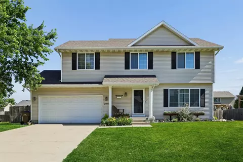 2909 SE Stone Ridge St, Grimes, IA 50111