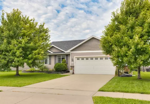 2912 SE Diamond Dr, Grimes, IA 50111