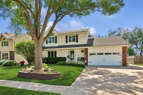 4318 101st St, Urbandale, IA 50322