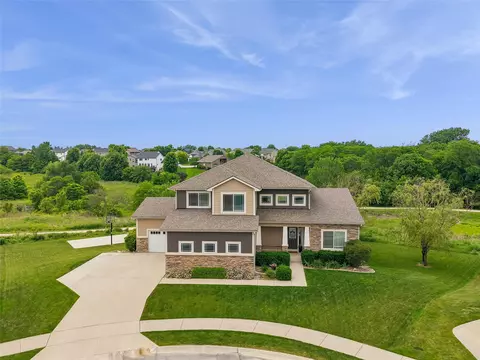 345 Dunham Dr, Waukee, IA 50263