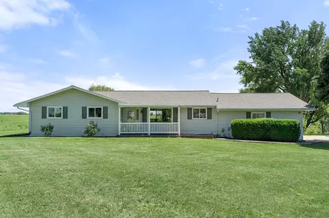 1332 County Rd, Monroe, IA 50170