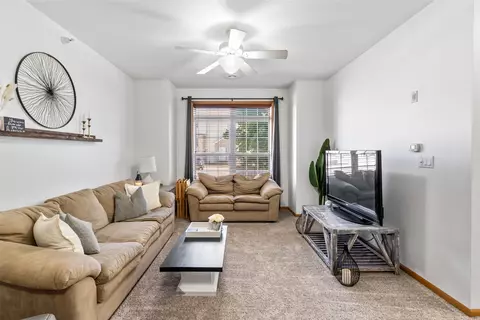 4510 Twain Cir #206, Ames, IA 50014