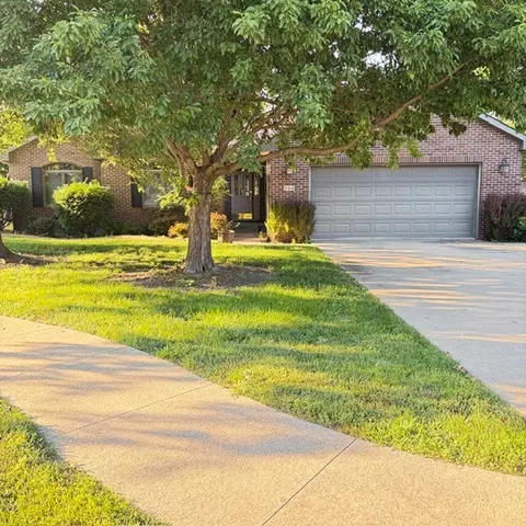 108 Buxton Pl, Indianola, IA 50125