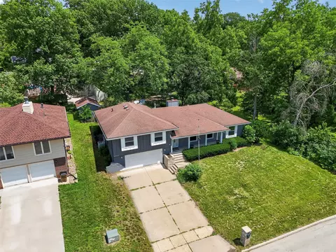 6717 Northwest Dr, Windsor Heights, IA 50324