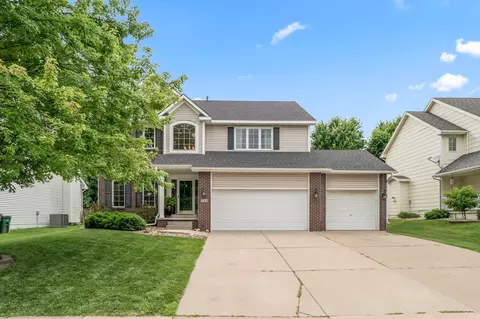 144 56th St, West Des Moines, IA 50266