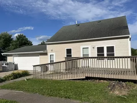 304 N Elm St, Toledo, IA 52342