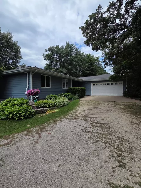1105 Timberland Dr, Story City, IA 50248